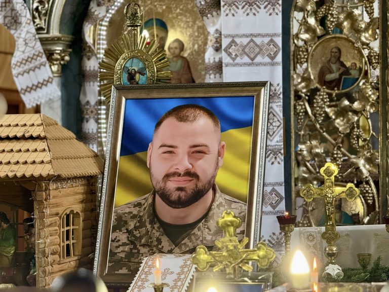 Калуська громада провела в останню путь воїна Миколу Кобуту (ФОТО) 12 618632370 928428256375342 5479392152327358070 n