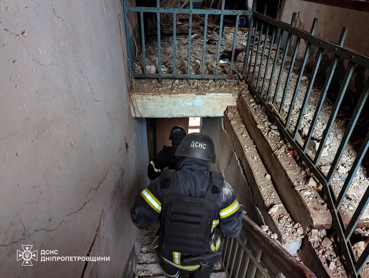 Росіяни вдарили по будинку в Кривому Розі: є постраждалі (ФОТО) 4 619266150 1327533562747863 4251971651358405602 n