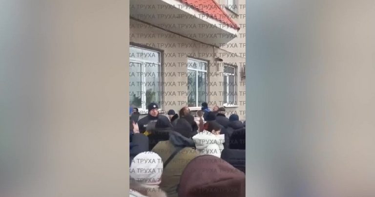 На Вінниччині побили енергетика через відключення світла 3 802298625f60508e9133d6366c678644