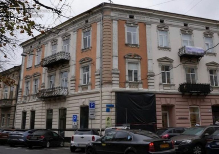 Прокуратура вимагає відновити фасад пам’ятки архітектури в центрі Франківська (ФОТО) 7 FB IMG 1769157846344