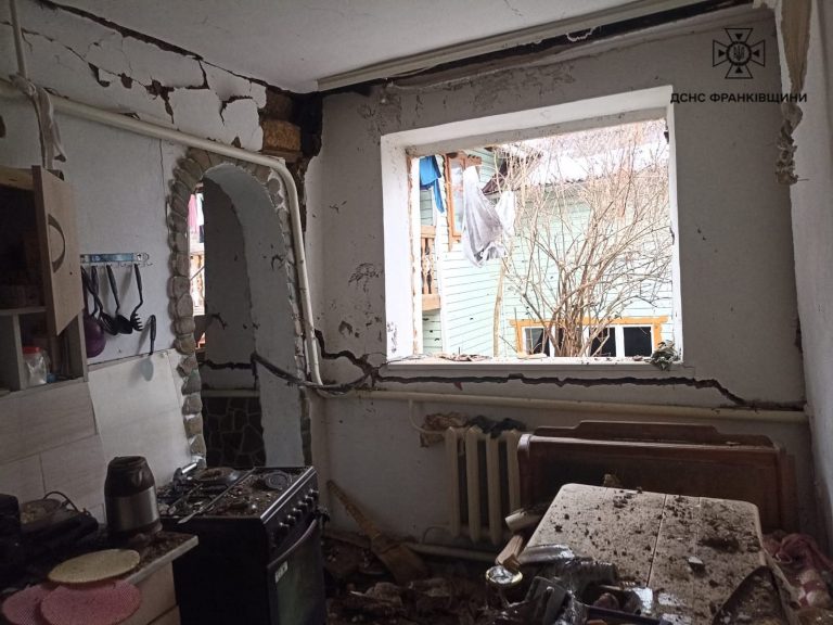 На Верховинщині у житловому будинку стався вибух: є травмовані (ФОТО) 8 FB IMG 1769598833079