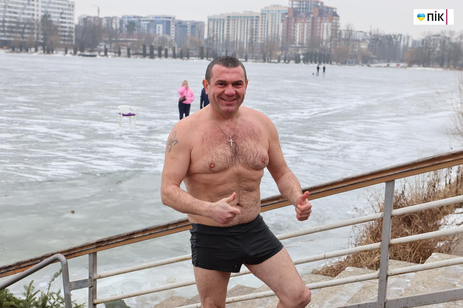 Люди Прикарпаття: крижана вода та мороз не злякали франківців на Йордана (ФОТО) 11 G71A0037 novyj razmer