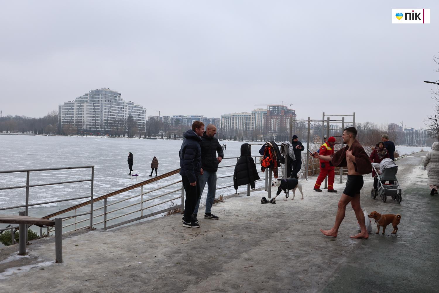 Люди Прикарпаття: крижана вода та мороз не злякали франківців на Йордана (ФОТО) 15 G71A0051 novyj razmer
