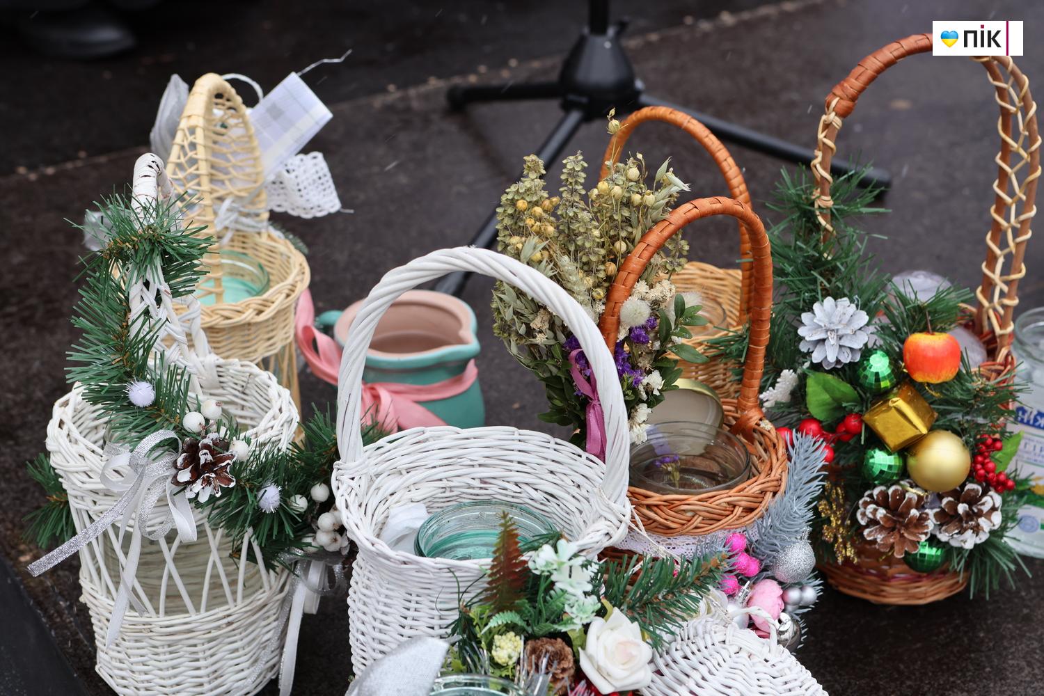 Біля міської ратуші Франківська відбулося традиційне загальноміське водосвяття (ФОТО) 4 G71A0080 novyj razmer
