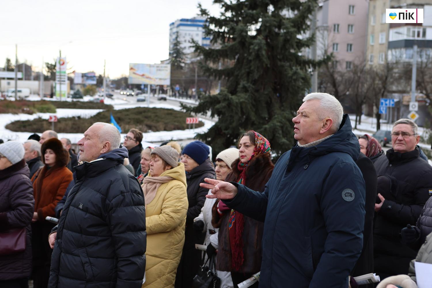 Люди Прикарпаття: вшанування пам’яті лідера ОУН Степана Бандери у Франківську (ФОТО) 10 G71A8516 resize