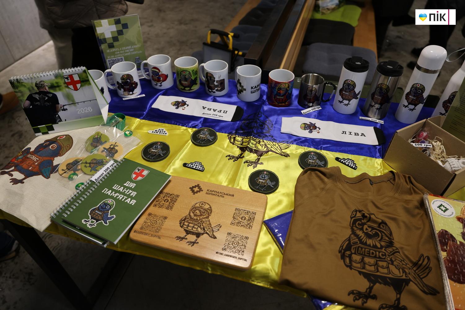 В Івано-Франківську відкрили благодійну фотовиставку «Hands Between Life and War» 10 G71A8629 resize