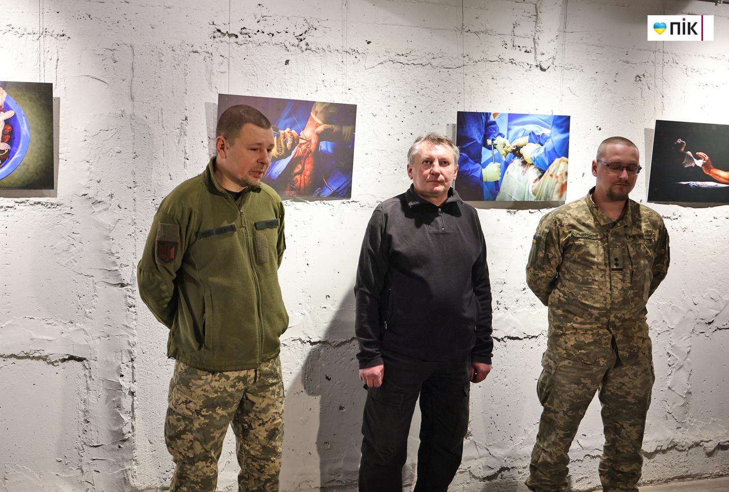 В Івано-Франківську відкрили благодійну фотовиставку «Hands Between Life and War» 18 G71A8872 resize