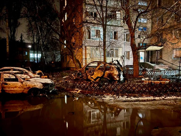 росіяни атакували Дніпро: постраждали семеро людей (ФОТО) 6 photo 2026 01 07 01 35 59