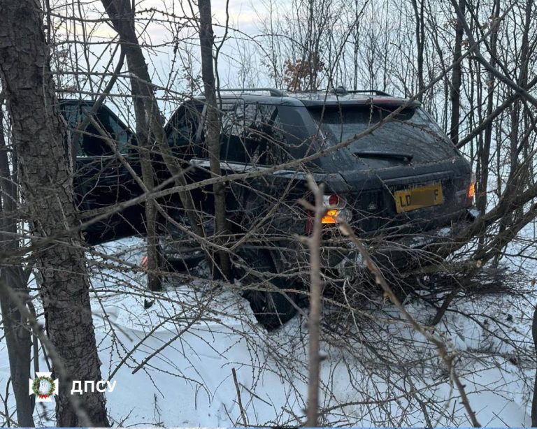 На Буковині водій Range Rover наїхав на прикордонника, намагаючись прорватись до Румунії 11 photo 5411440063620517339 y