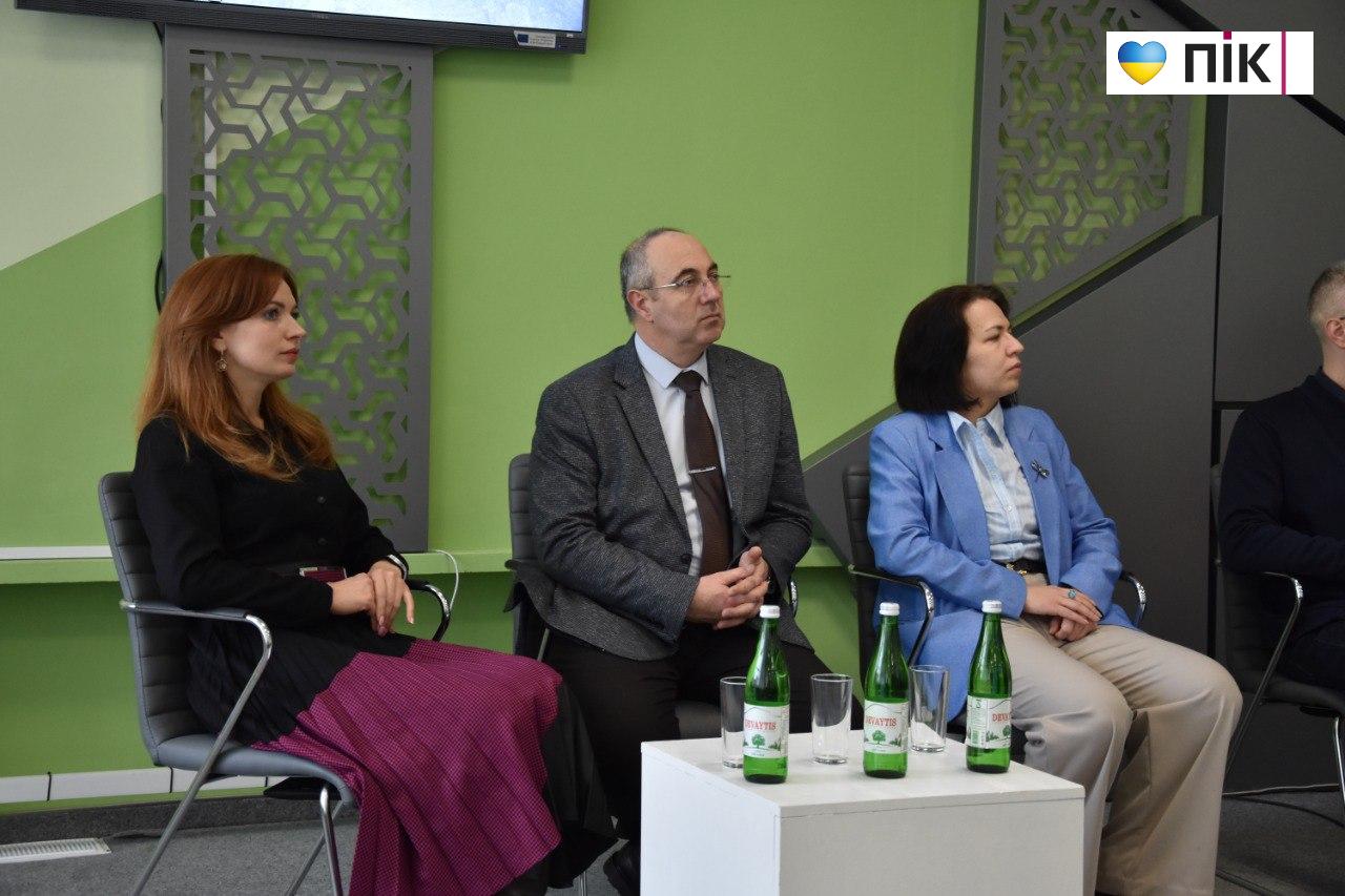 "Я чітко розумію слабкі та сильні сторони Карпатського університету"- ректорка Валентина Якубів 6 5258111350355989177 1