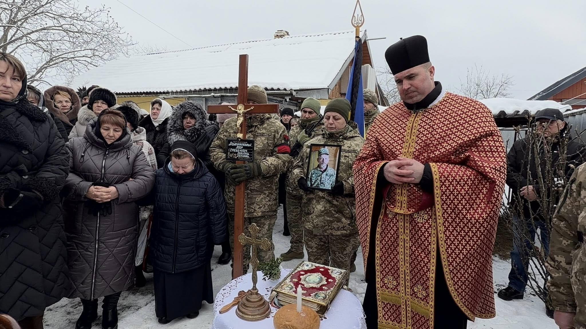 Надвірнянська громада попрощалася з захисником Ігорем Молотковським 3 626727500 1366066962012496 2207391414944825234 n