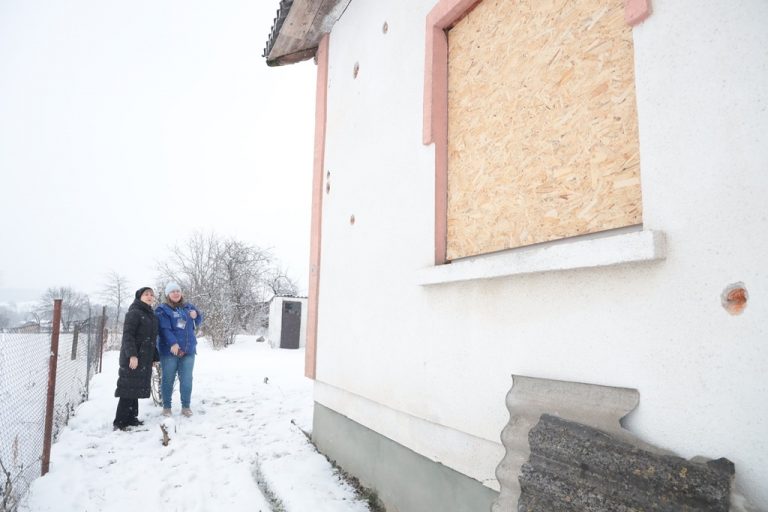 Житло зруйноване обстрілом: мешканцям Прикарпаття пояснили, як отримати допомогу 4 Житло зруйноване обстрілом: мешканцям Прикарпаття пояснили, як отримати допомогу