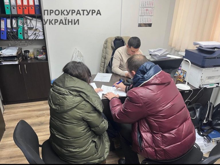 На Прикарпатті судитимуть поліцейського, який привласнив гроші батька полеглої військової 9 628577281 939962965044318 8808602732637244500 n