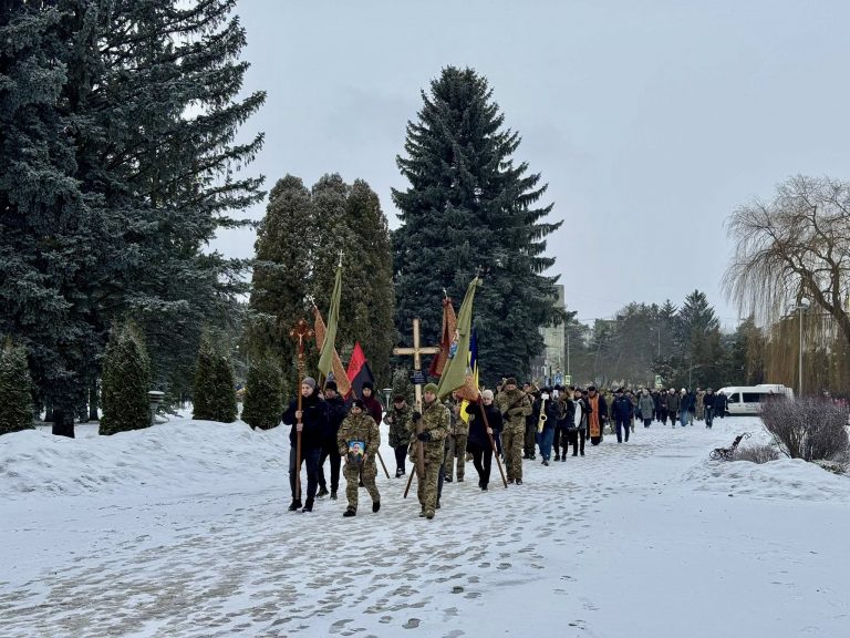 Бурштинська громада попрощалася із військовослужбовцем Ярославом Климчуком 2 631485734 1229290442723500 4074932911041323875 n