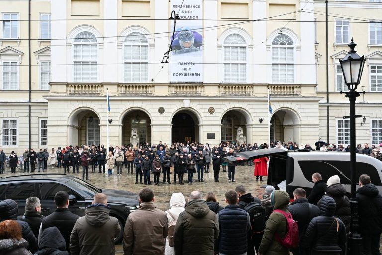 У Львові прощаються із поліцейською Вікторією Шпилькою, яка загинула внаслідок теракту 11 640127984 1377414341081261 5993821673602595458 n