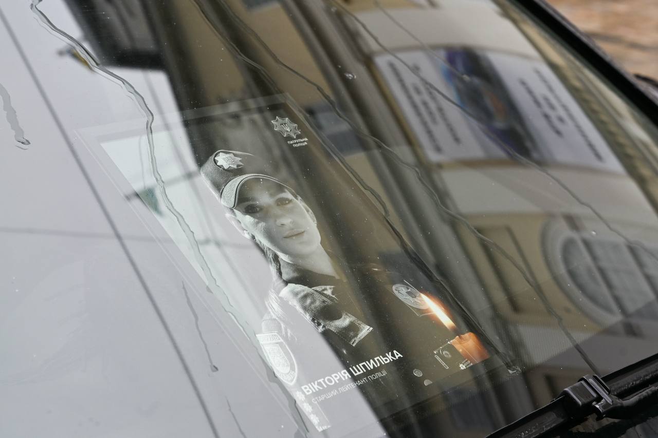 У Львові прощаються із поліцейською Вікторією Шпилькою, яка загинула внаслідок теракту 2 641526907 1377414331081262 4958028621312496500 n