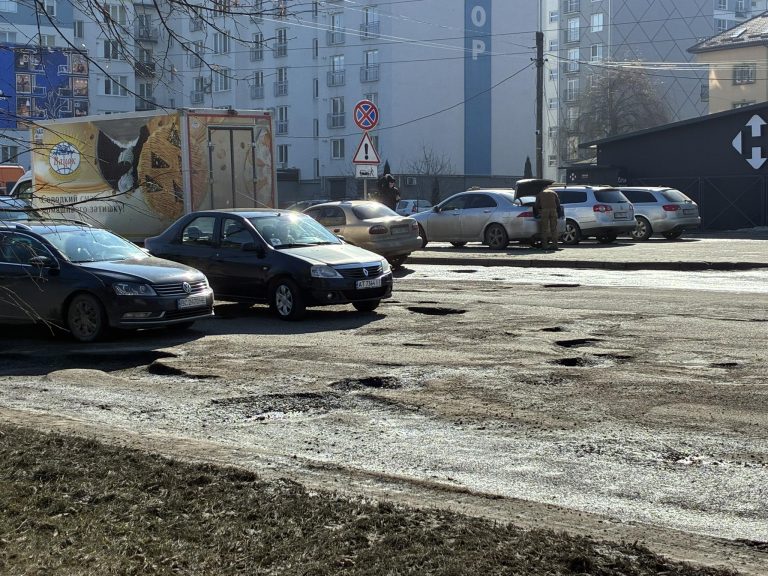 В Івано-Франківську проведуть поточний ремонт трьох вулиць 10 В Івано-Франківську проведуть поточний ремонт трьох вулиць