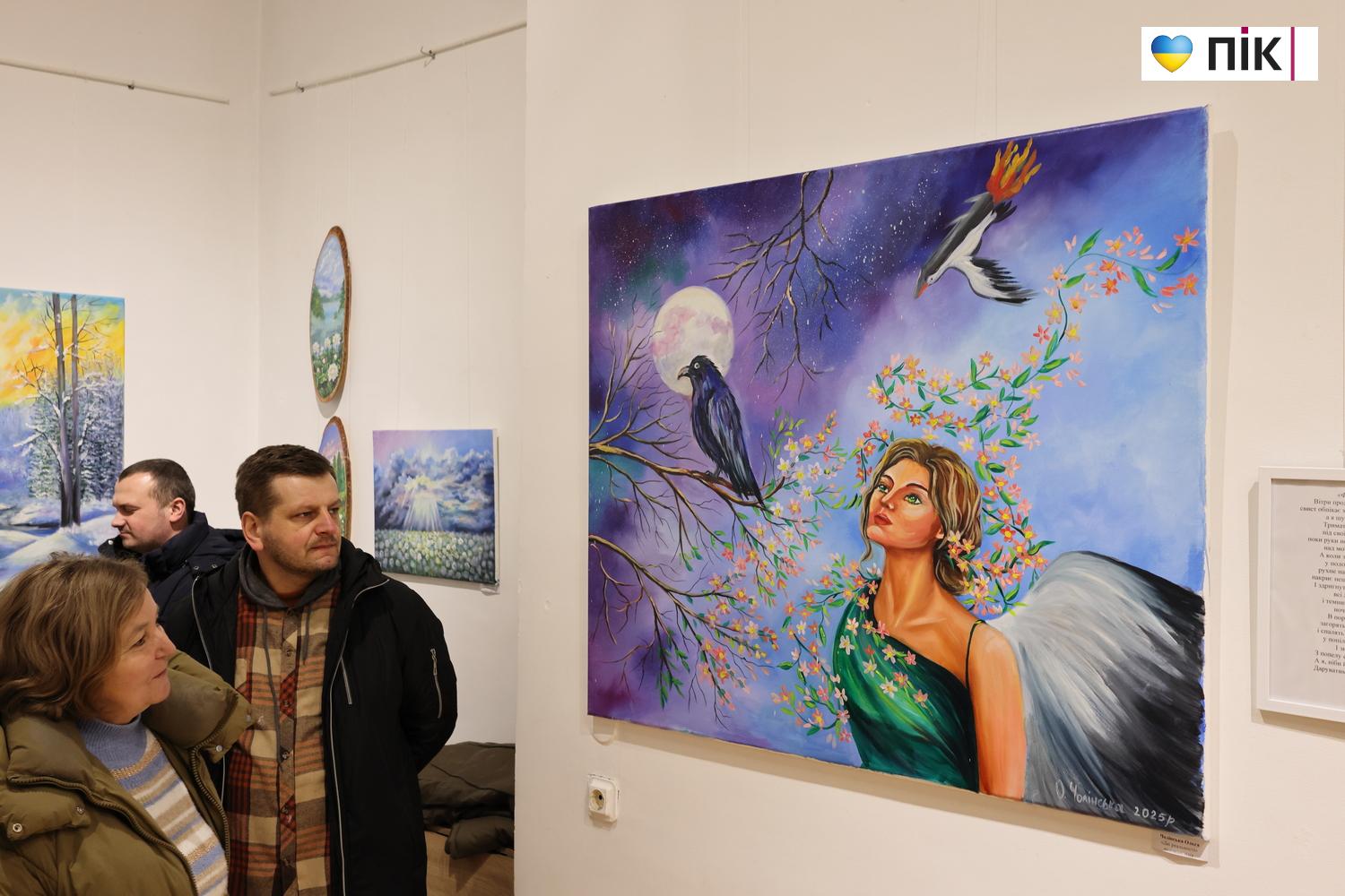 Поєднання живопису з авторською поезією: у Франківську відкрили виставка Ольги Чолінської (ФОТО) 5 G71A0037 resize