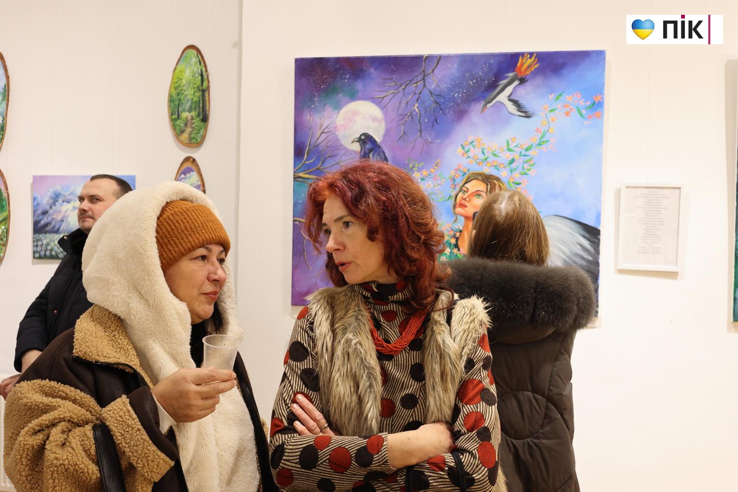 Поєднання живопису з авторською поезією: у Франківську відкрили виставка Ольги Чолінської (ФОТО) 11 G71A0251 resize