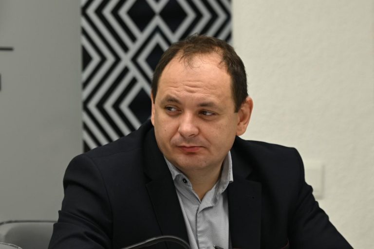 Завтра дорожні служби будуть латати міст на Пасічну, - Марцінків 10 IMG 6974 1