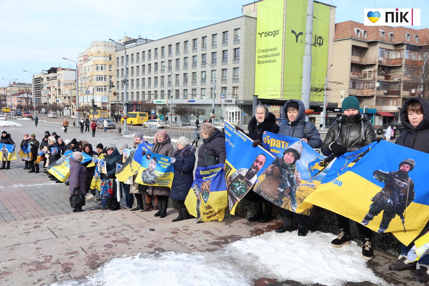 У Франківську відбулася акція-нагадування про військовополонених та зниклих безвісти захисників (ФОТО) 22 IMG 9765 novyj razmer