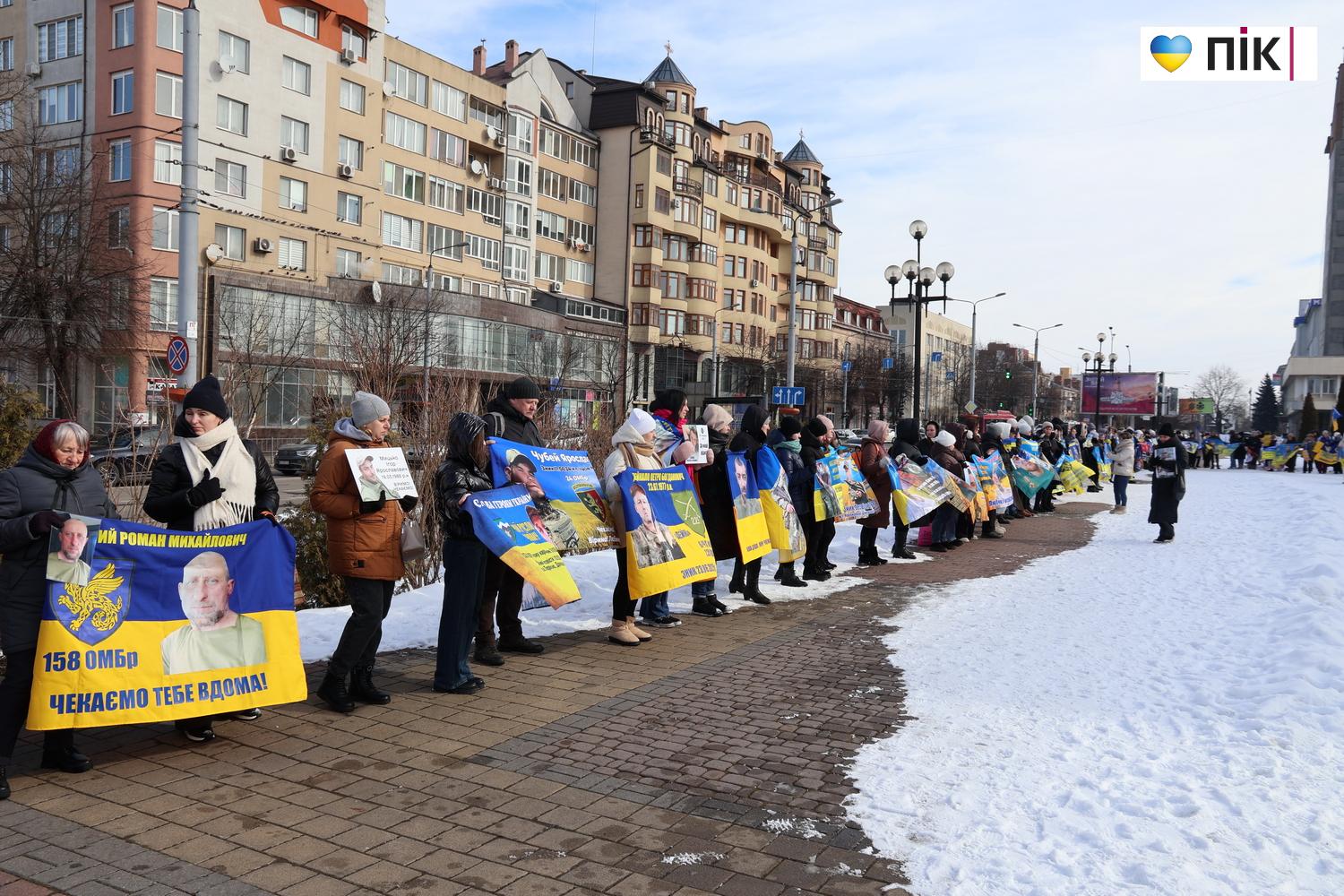 У Франківську відбулася акція-нагадування про військовополонених та зниклих безвісти захисників (ФОТО) 21 IMG 9773 novyj razmer