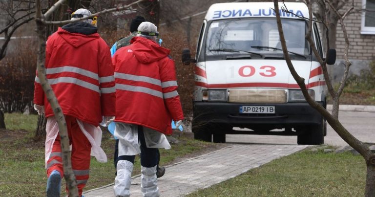 Середня зарплата лікарів “екстренки” в Україні зросла до 38 тисяч гривень 3 a555e4cb303a2eafc46f6fb7e570b3b1