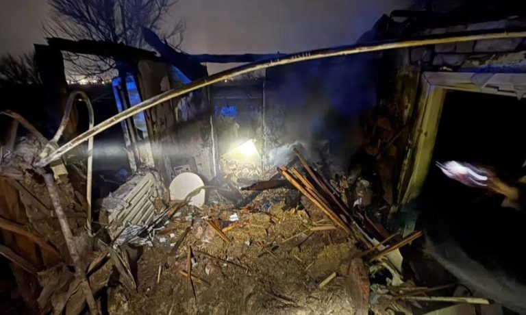 Нічна атака дронами: є загиблі у Дніпрі, поранені на Харківщині (ФОТО) 5 Нічна атака дронами: є загиблі у Дніпрі, поранені на Харківщині (ФОТО)