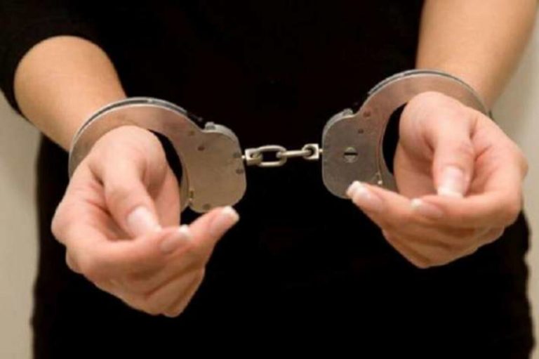 Подвійне дно у флаконах від ліків та сховки у взутті: у Франківську засудили організатора наркотрафіку до СІЗО 12 ec37cd8ba2f3489194f322c245bf7e7efvmpfmtqavyx3sl image