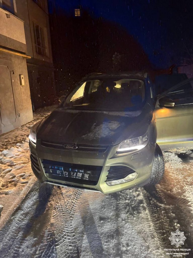 У Франківську нетвереза водійка спричинила ДТП на Довженка (ФОТОФАКТ) 10 photo 2026 02 09 17 21 42