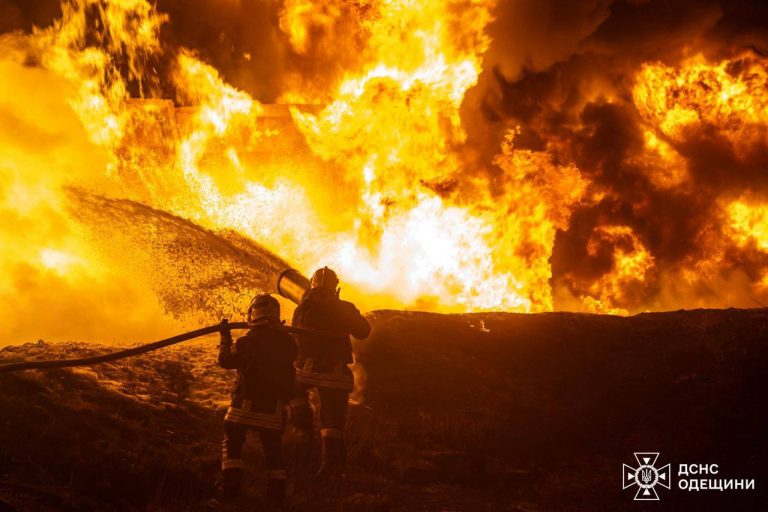 росія атакувала Одесу: пожежі, пошкоджена інфраструктура та перебої з водою 3 photo 2026 02 15 08 35 40