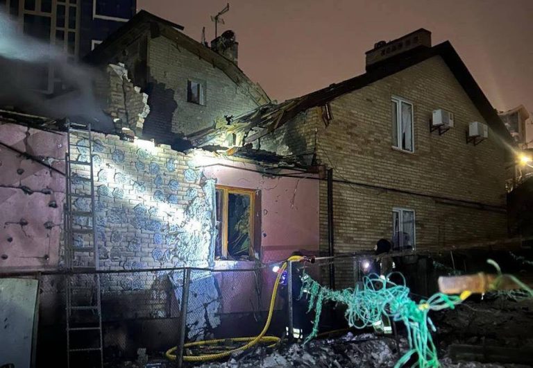 У Києві через нічну атаку зафіксовано пожежі та пошкодження у трьох районах (ФОТО) 7 photo 2026 02 26 07 15 19