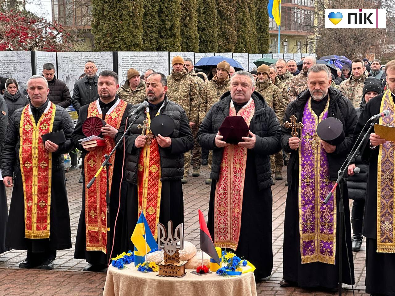 У Богородчанах вшанували Героїв у Національний день молитви (ВІДЕО, ФОТО) 3 photo 5255856363676570619 y