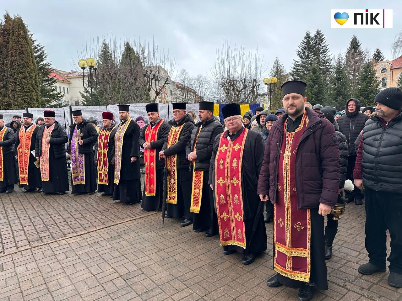 У Богородчанах вшанували Героїв у Національний день молитви (ВІДЕО, ФОТО) 7 photo 5255856363676570642 y