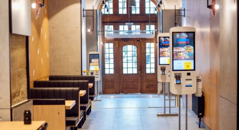 У центрі Львова відкрився новий McDonald’s 4 111 4