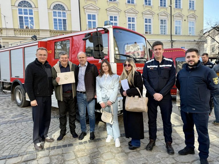 Калуська громада отримала сучасний пожежний автомобіль від бельгійських партнерів 8 111 7