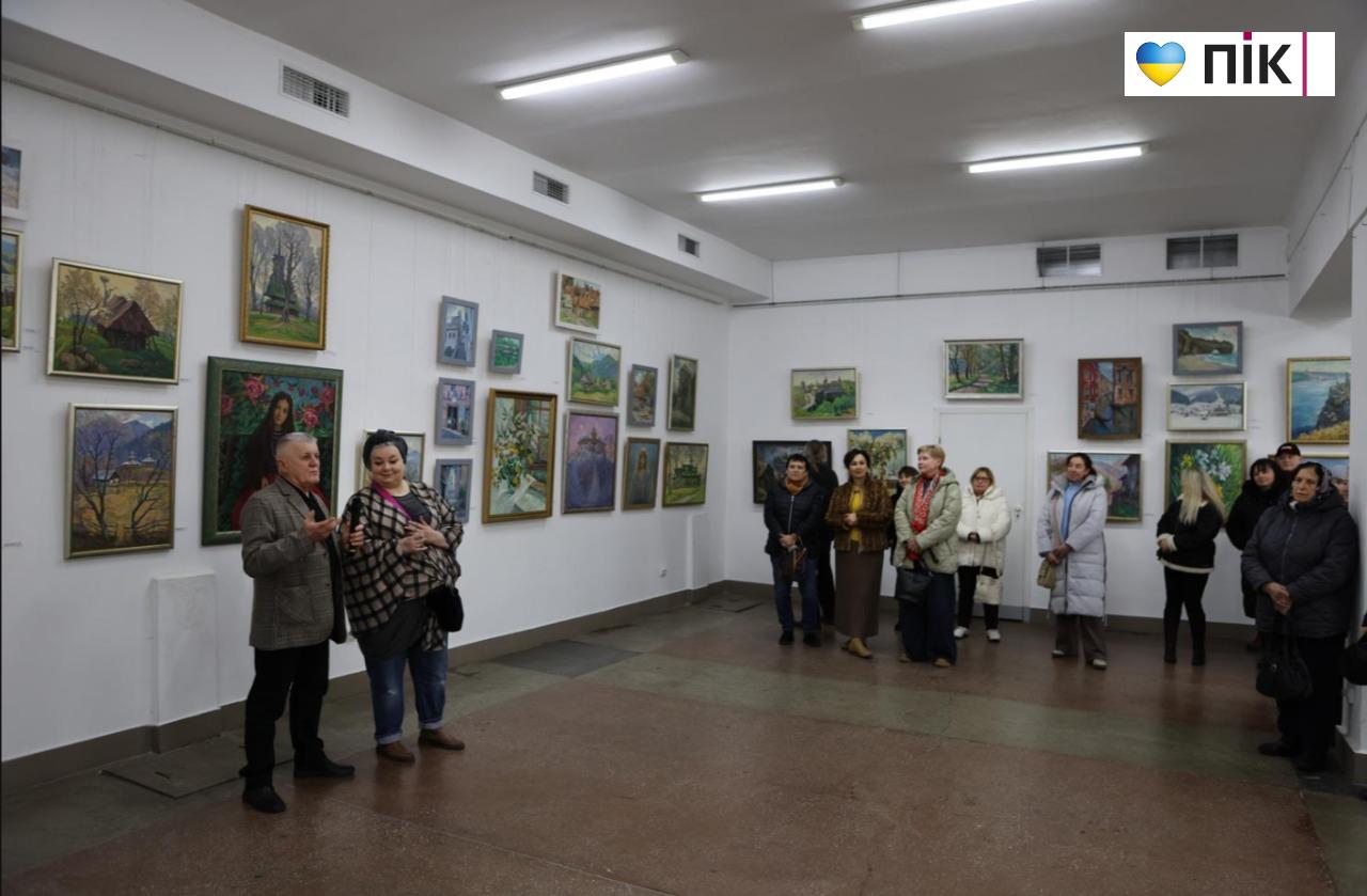 В Івано-Франківську відкрили виставку живопису Василя Данилюка (ФОТО) 20 5274035920858452832