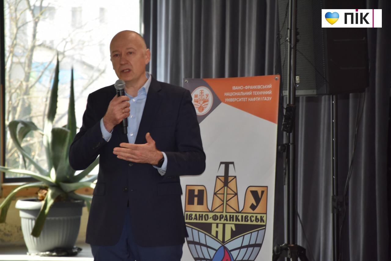 Штучний інтелект і аналітика: в ІФНТУНГ презентували унікальну програму (ФОТО, ВІДЕО) 14 5346065924026471760