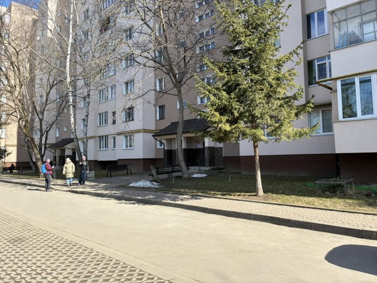 Як «хрущовки» у Франківську перетворюються на сучасні будинки (ФОТО) 7 Як «хрущовки» у Франківську перетворюються на сучасні будинки (ФОТО)