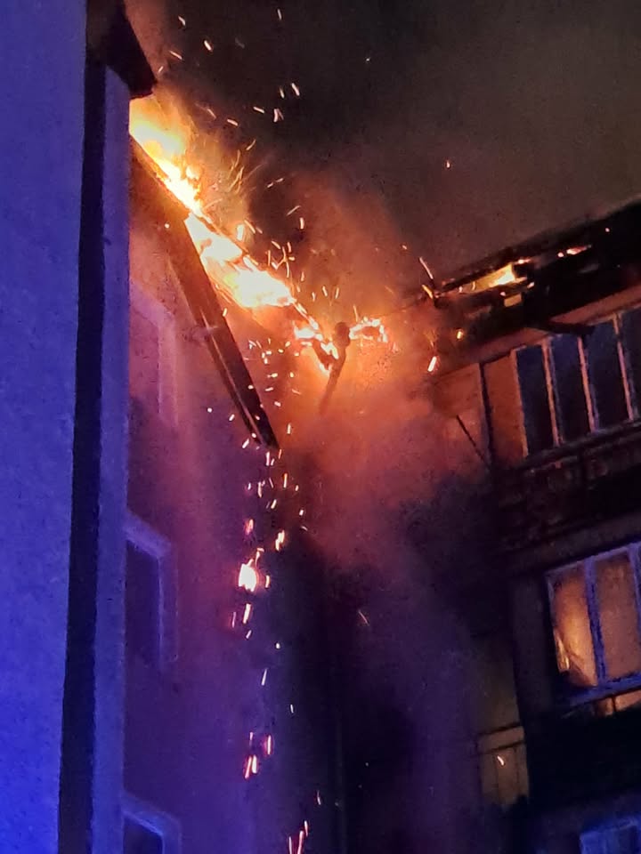 У Калуші та Брошнів-Осаді трапилися пожежі у багатоповерхівках: є травмовані (ФОТО) 3 649138447 1307330617913758 5131173030010345184 n