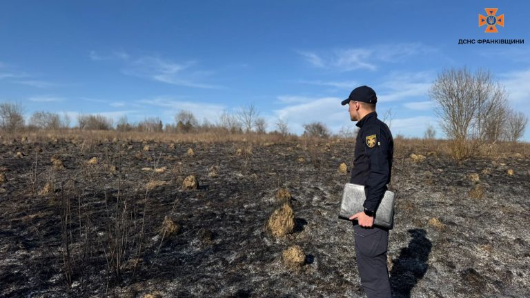 На Надвірнянщині сталася масштабна пожежа на площі 1000 м² (ФОТО) 1 649550531 1226201066335921 1899027498658799553 n