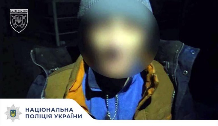 У Калуші затримали чоловіка, який намагався пограбувати магазин (ФОТО) 12 649853236 1405605461611500 4362229179387731292 n
