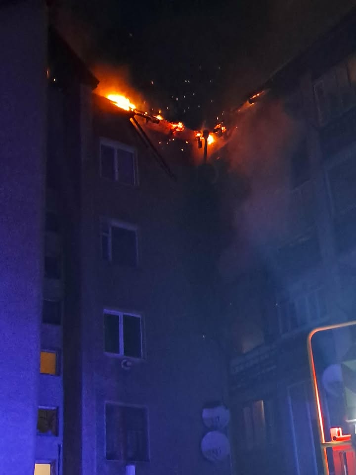 У Калуші та Брошнів-Осаді трапилися пожежі у багатоповерхівках: є травмовані (ФОТО) 4 651015555 1449964483328695 8809671258344576608 n