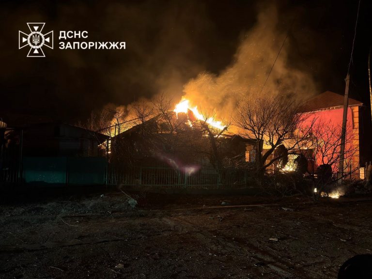 росіяни обстріляли Харків та Запоріжжя: що відомо (ФОТО) 12 В ніч на 16 березня росіяни атакували Харків та Запоріжжя (ФОТО)
