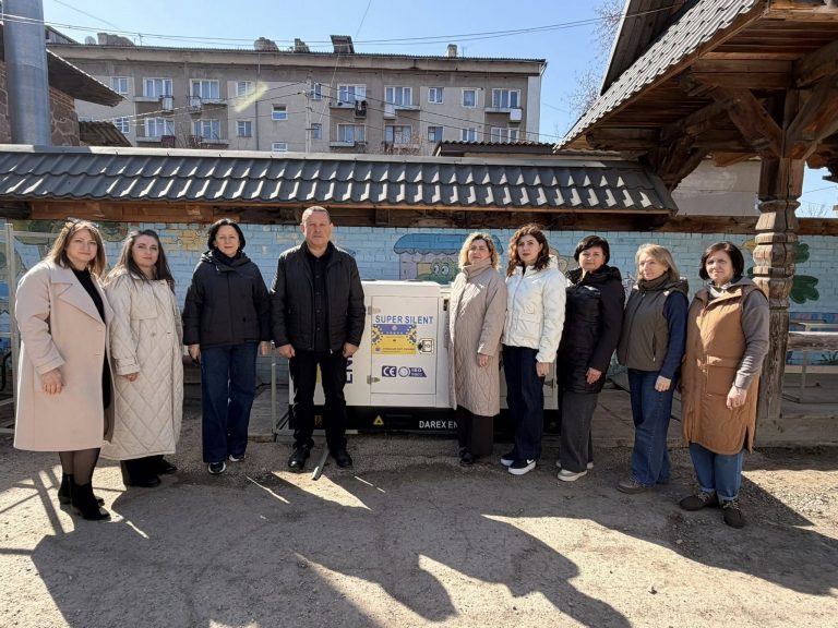 Надвірнянська громада отримала генератор від партнерів з Тайваню (ФОТО) 2 651905629 1400901871862338 1932852933949350741 n