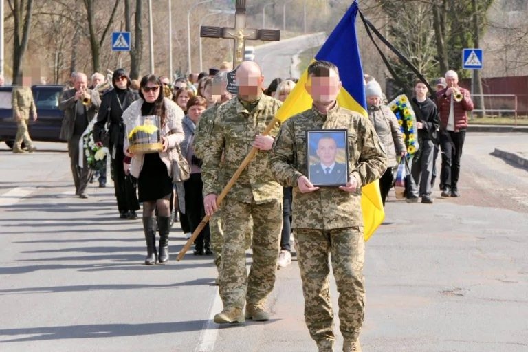 На Прикарпатті провели в останню путь воїна Василя Тарасюка (ФОТО) 11 656427485 1355289813299718 7739117808548501045 n