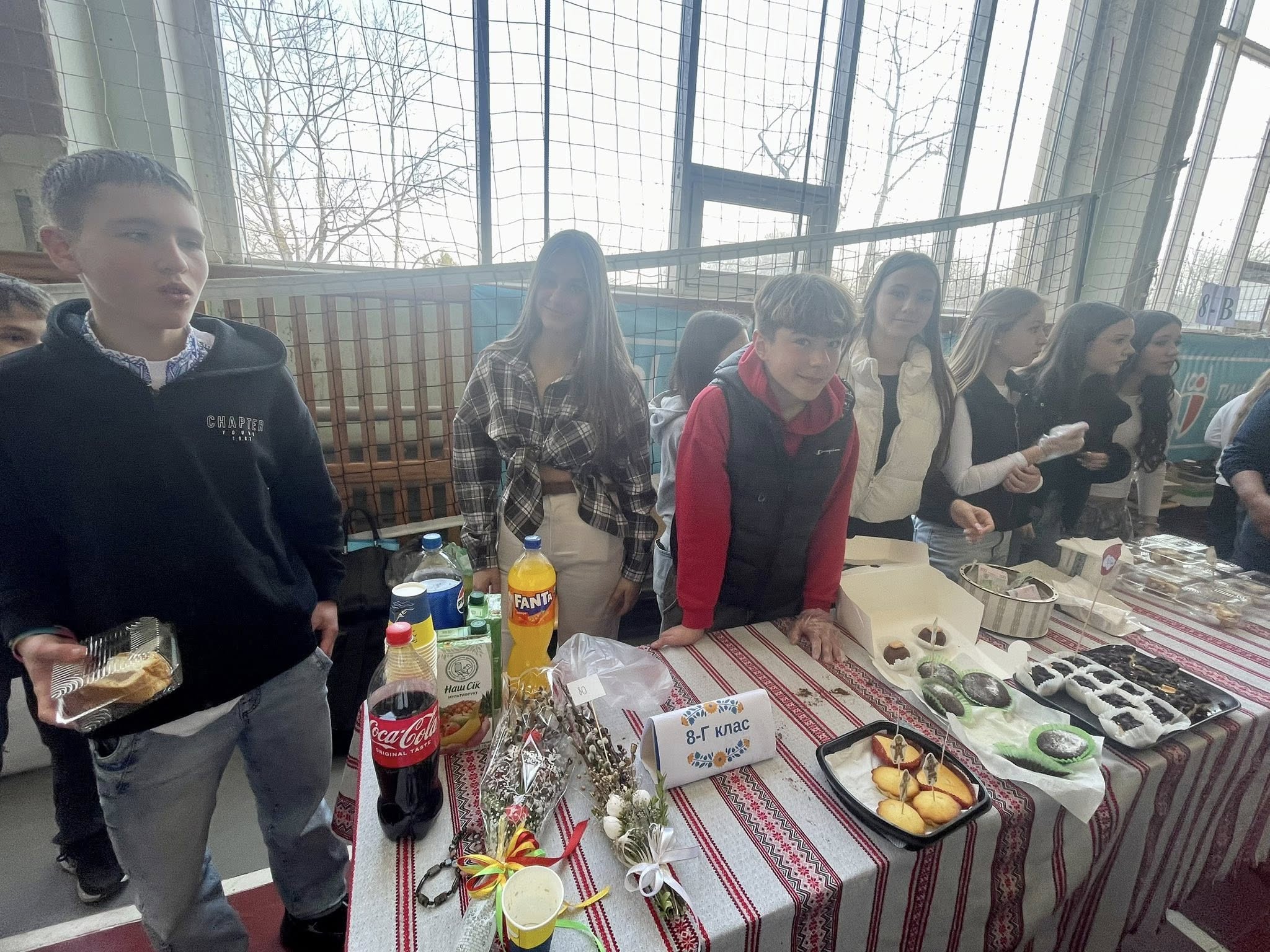 У Надвірній учні зібрали майже 60 тисяч гривень на підтримку ЗСУ 4 659164558 1411618697457322 3802486308628905506 n