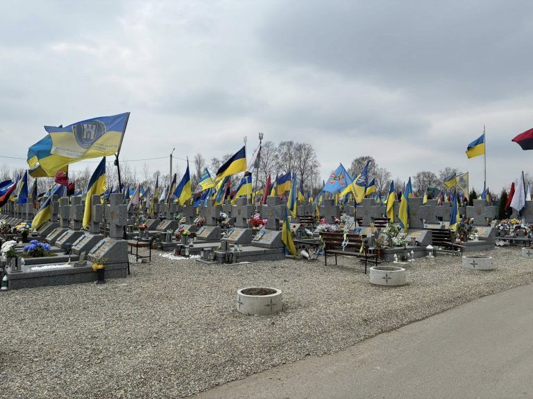 У Івано-Франківській громаді є 27 цвинтарів 9 У Івано-Франківській громаді є 27 цвинтарів