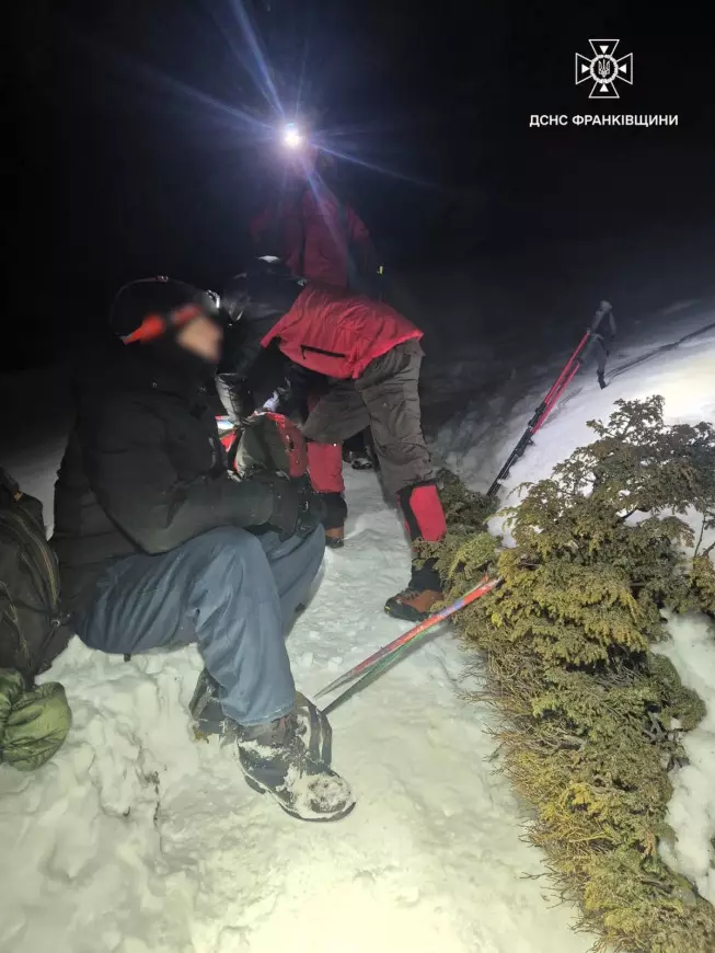 Під час підйому на Говерлу заблукав турист: рятувальники шукали його в темряві (ФОТО) 2 8eb779b3 97d4 48fb 9c93 e19020234759.jpg