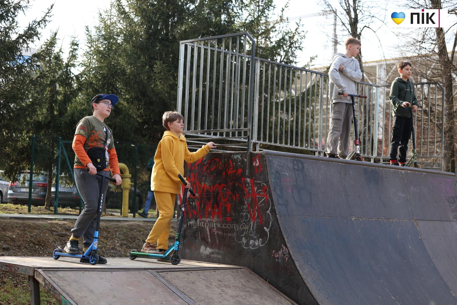 Люди Прикарпаття: діти на весняних канікулах у Франківську (ФОТО) 31 G71A0009 resize